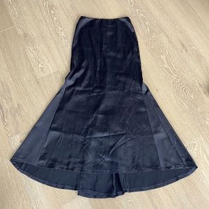 Long Satin Skirt from Le Chateau, size 1/2 (Small)